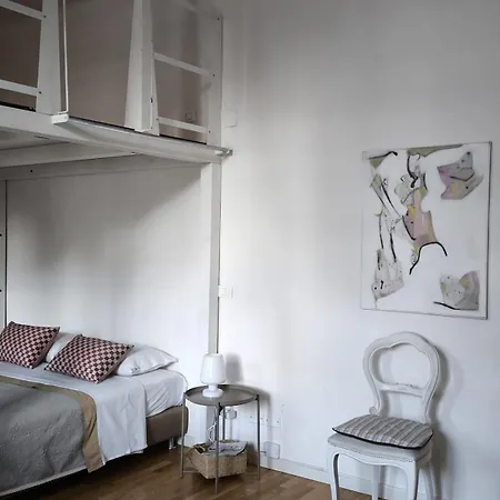펜션 10 Min From The Center - Historic Building -