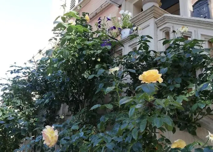 10 Min From The Center - Historic Building -