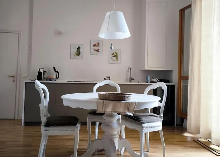 Дом отдыха 10 Min From The Center - Historic Building -