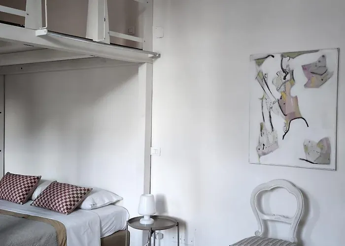 Casa vacanze 10 Min From The Center - Historic Building -